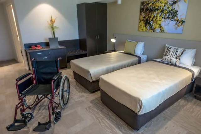 غرفة كلوب بسريرين منفصلين وسرير كينج لذوي الإعاقة، Lithgow Workies Club Motel 1/2