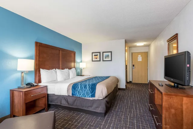 غرفة بسرير كينج، Comfort Inn and Suites Lees Summit Kansas City 1/4