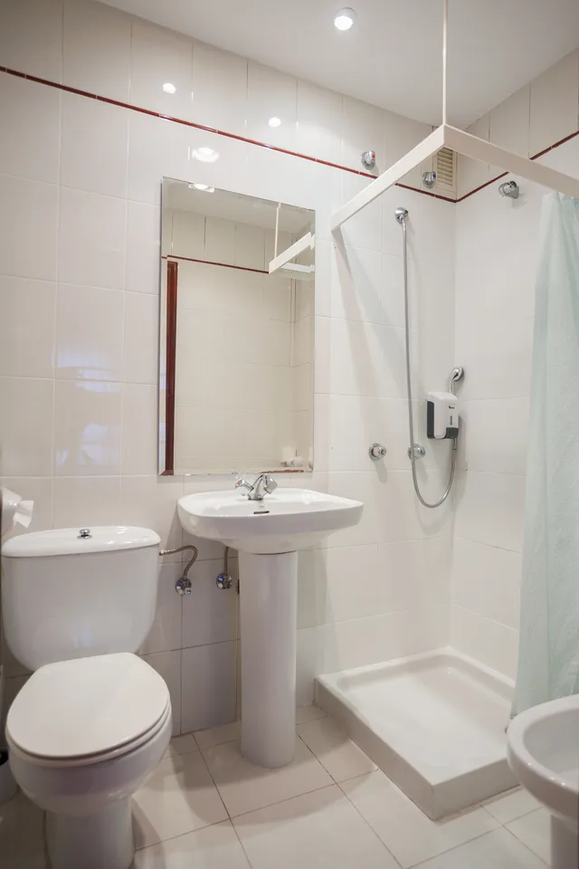 غرفة بسرير مزدوج بحمام خاص، Moon Hostel Bio 3/3