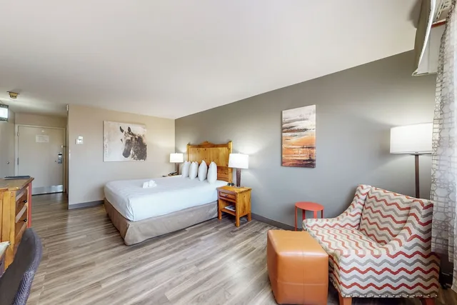 غرفة قياسية بسرير كينج يُسمح فيها بالحيوانات الأليفة، Best Western Plus Rio Grande Inn 2/10