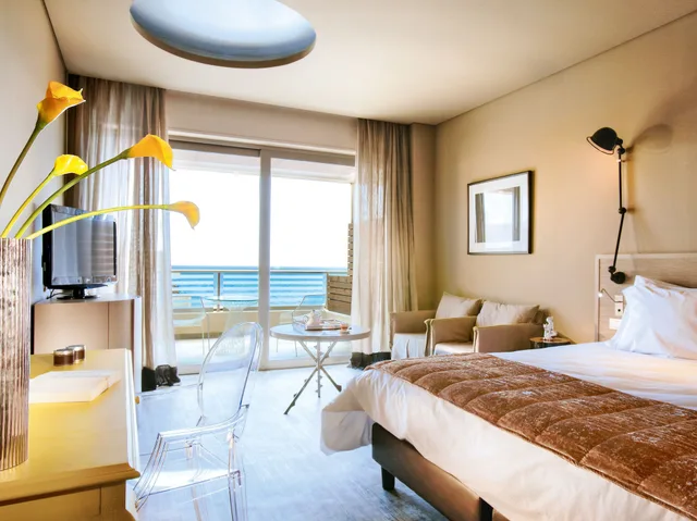 غرفة تنفيذية بسرير مزدوج بإطلالة على البحر، Grecotel Astir Palace 2/5