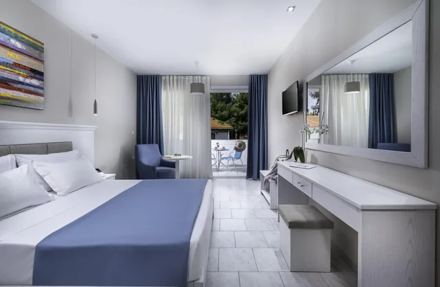 غرفة سوبيريور بسرير مزدوج بإطلالة على الحديقة، Porfi Beach Hotel 1/1