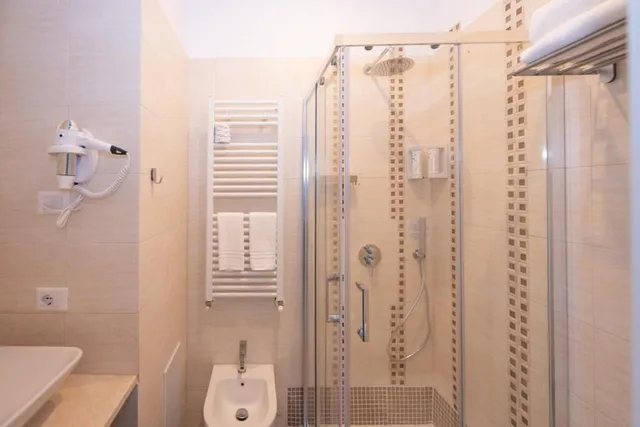 غرفة سوبيريور ثلاثية بسرير كوين وسرير فردي، Aria Rooms 5/5