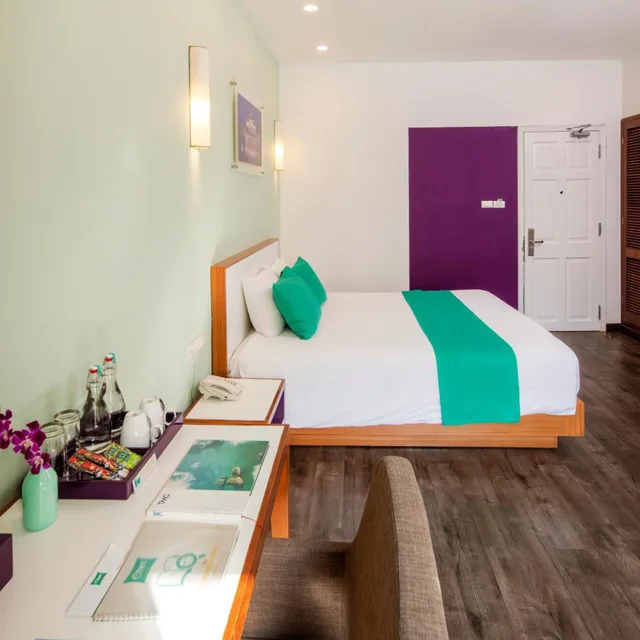 Superior, Double Bed, Emm Hotel Hue 2/4