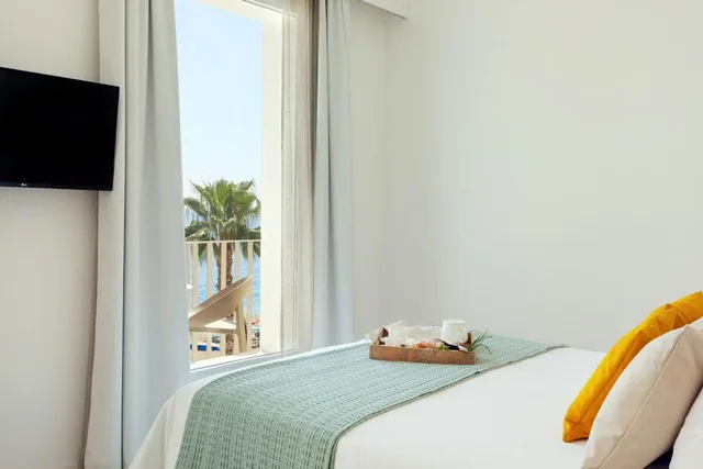 غرفة ديلوكس بسرير كينج بإطلالة على البحر، Albatros Beach Hotel 6/10