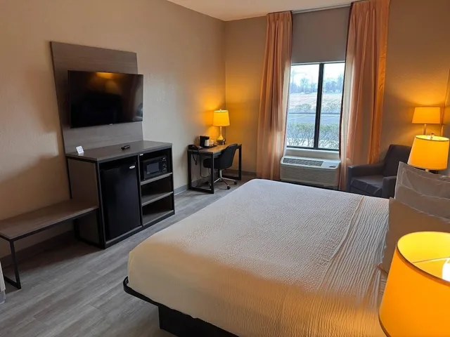 غرفة بسرير كينج لذوي الإعاقة، Super 8 by Wyndham Pennsville/Wilmington 3/6