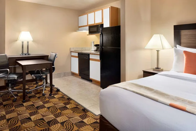 2 Bedrooms, Suite, 2 Queen Beds, Hawthorn Extended Stay by Wyndham Oak Creek 3/5