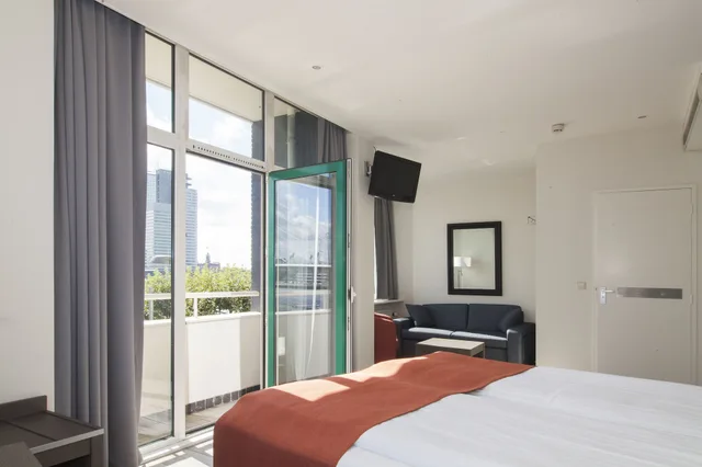 Superior, Twin Beds, River View, Thon Hotel Rotterdam 2/10