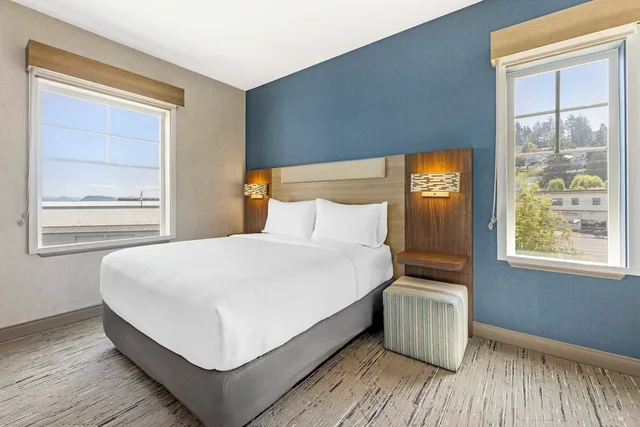 جناح بسرير كينج وسرير كوين مع أريكة لذوي الإعاقة، Holiday Inn Express Hotel Suites Astoria 1/7