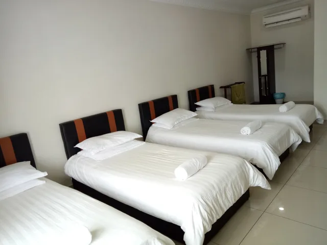 غرفة رباعية بأربعة أسرّة، Hotel Mutiara KGMMB by ZUZU 2/3