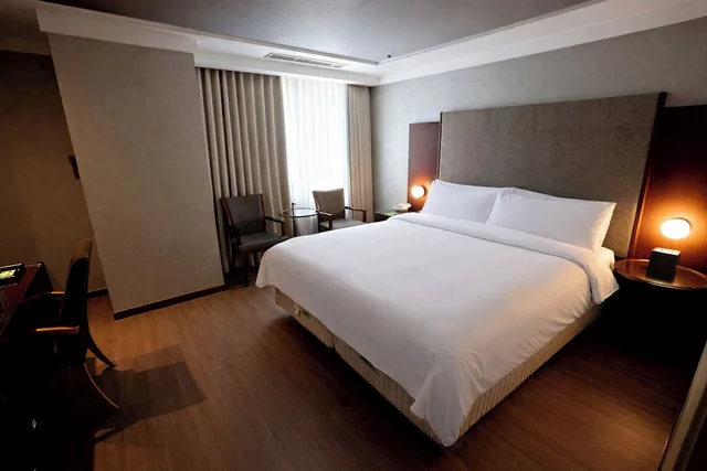 غرفة ديلوكس بسرير مزدوج، The Grand Hotel Daegu 4/10