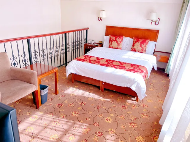 غرفة عائلية بسرير مزدوج وسرير فردي، King Parkview Hotel 1/2