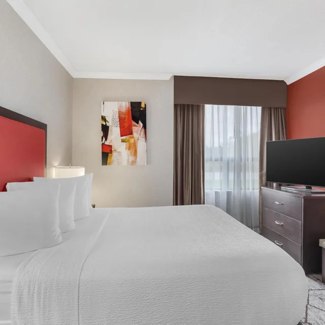 جناح بسرير كوين بمطبخ صغير، Best Western Plus Rose City Suites 6/9