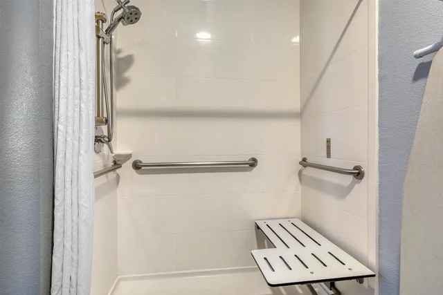 Standard, King Bed, Accessible, Best Western Lake Conroe Inn 4/4