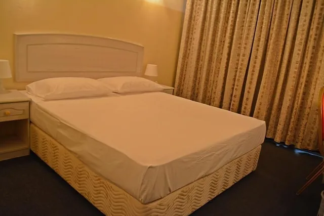 غرفة قياسية بسرير مزدوج، QUEENS HOTEL 7/8