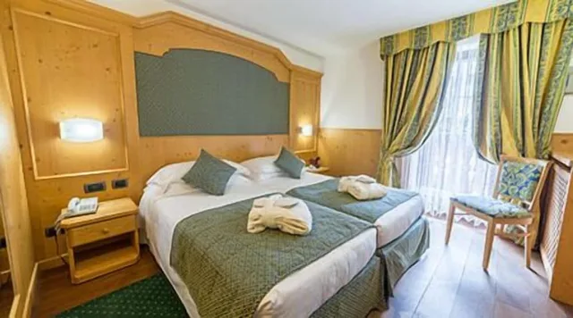 غرفة عائلية بسرير كوين وسريرين منفصلين بغرفتي نوم، Hotel Excelsior Planet 1/10