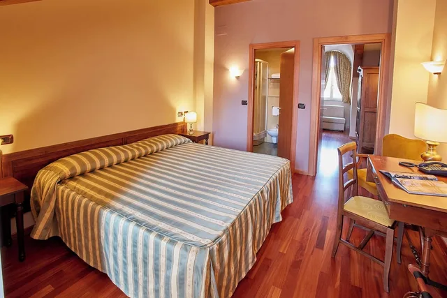 غرفة رباعية، Hotel Liberty 6/10