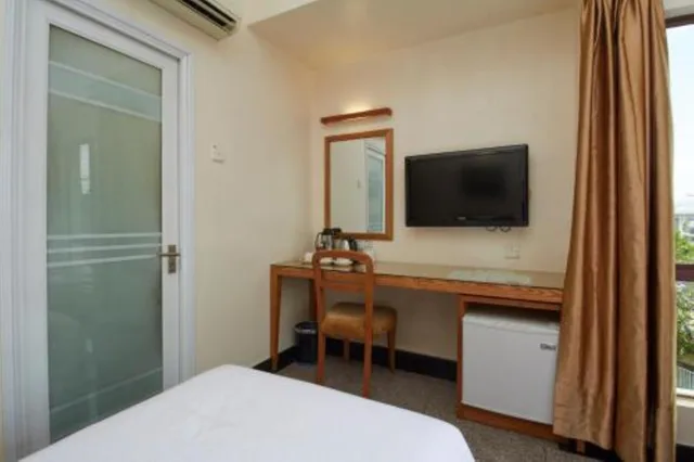 Family, Triple, 1 Double and 1 Single Bed, Hotel Kepong 5/10