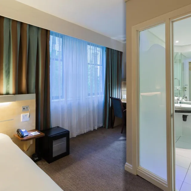 غرفة قياسية بسريرين منفصلين للمدخنين لذوي الإعاقة، HOLIDAY INN EXPRESS CAPE TOWN CITY CENTRE 5/10