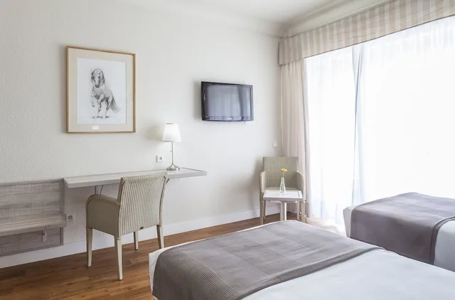 غرفة كلاسيكية بسريرين منفصلين بإطلالة على المسبح، Hotel Jerez AQ35 5/10