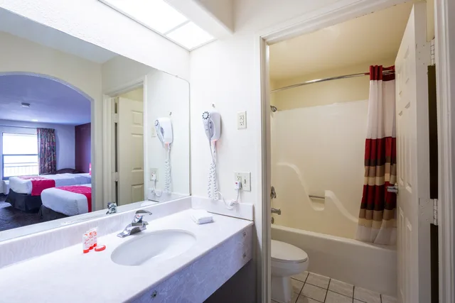 غرفة بسريرين كوين لغير المدخنين، OYO Hotel LSU 5/5