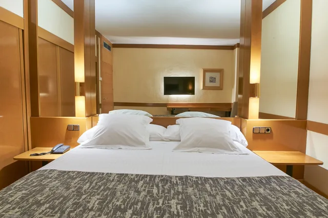 Standard, Twin Beds, Los Arcos 5/9