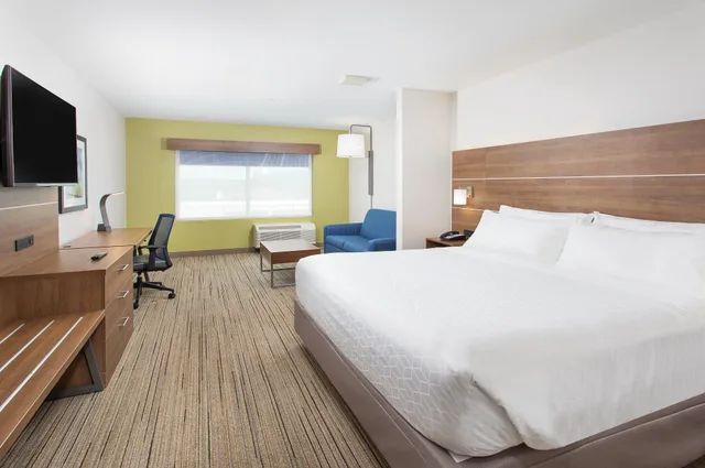 Room, King Bed, Holiday Inn Express Williamsburg 1/1
