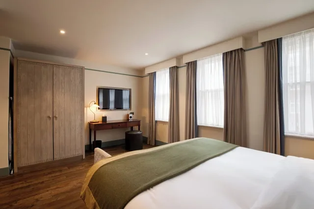 Bloomsbury, Double Bed، The Morton Hotel 2/10