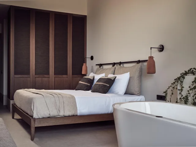 جناح جونيور بجاكوزي، Contessina Hotel 7/9