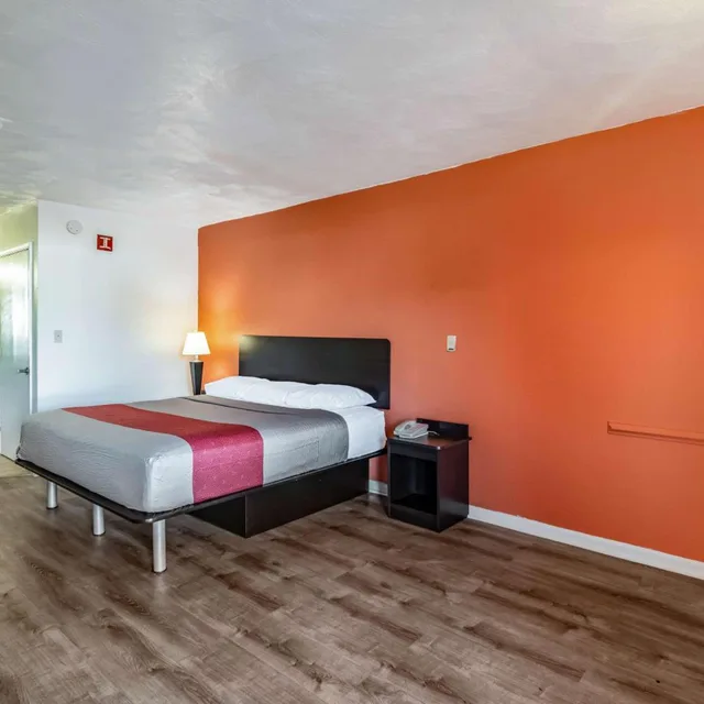 غرفة ديلوكس بسرير كينج للمدخنين، Motel6 Portsmouth, VA 9/10