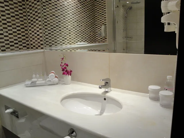 Standard, King Bed, Smoking, Crowne Plaza Jeddah 5/8