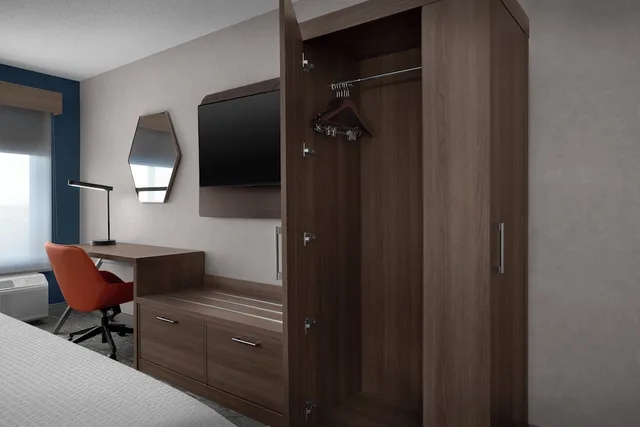 Room, King Bed, Extra Floor Space، Holiday Inn Express Fargo-West Acres 6/6