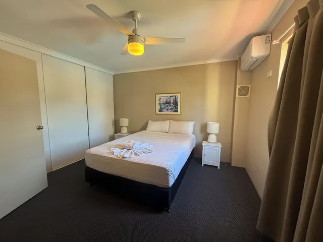 شقة عائلية بسريرين منفصلين وسرير كينج وسرير كوين، Harbour Sails Motor Inn 1/2