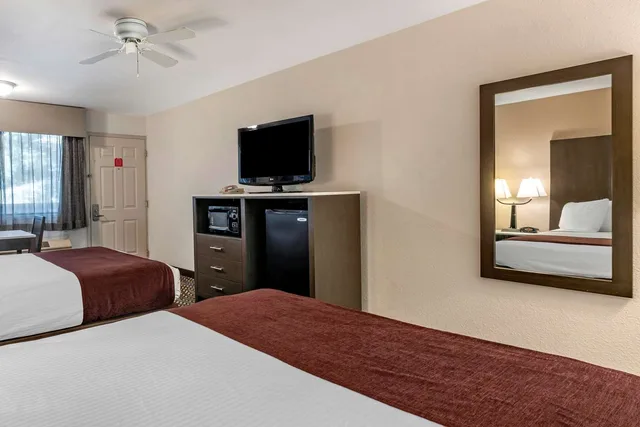 Room, 2 Queen Beds, Best Western Orchard Inn 2/5
