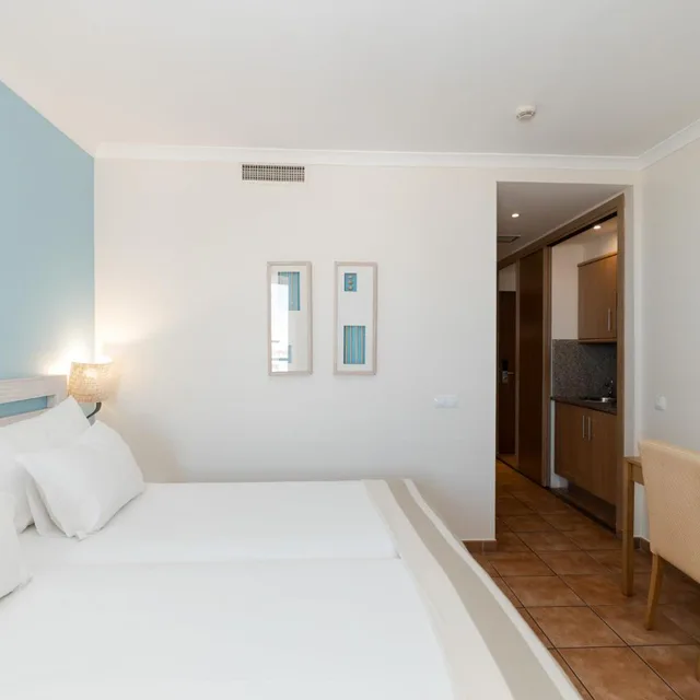 Deluxe, Double Bed, with Extra Bed, Lateral Side Sea View, Pestana Viking Beach and Golf Resort 3/10