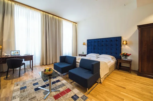 Junior Suite, Studio, King Bed, Hilight Suites Hotel 3/8