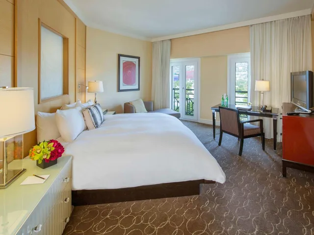 Hollywood, Luxury, King Bed, Hill View، Hotel Sofitel Los Angeles at Beverly Hills 5/7