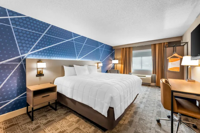 غرفة بسرير كينج، Comfort Inn Pikeville, KY 2/3