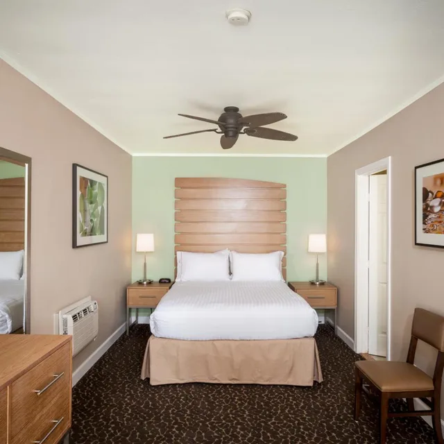 غرفة بسرير مزدوج لذوي الإعاقة، Holiday Inn Express and Suites La Jolla - Windansea Beach 1/4