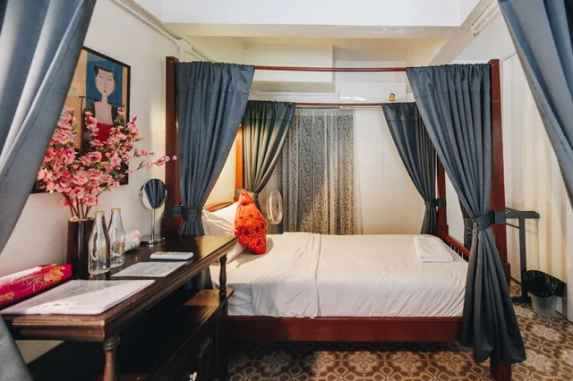 Room, Twin Beds, Shared Bathroom, Sleeper House 5/10