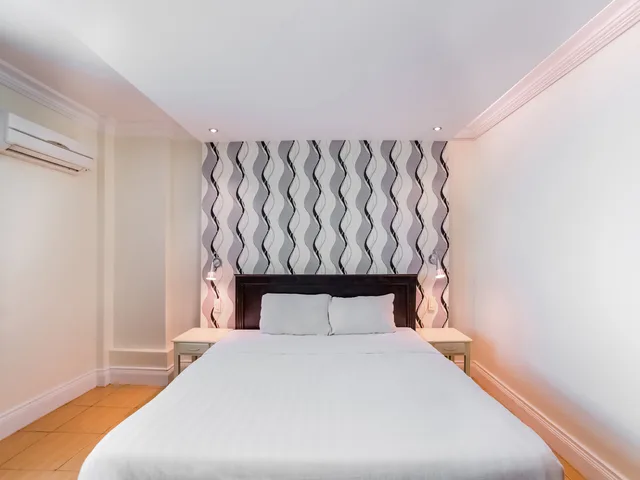 غرفة ديلوكس بسرير كينج، OYO 252 Hotel Euroasia 1/6