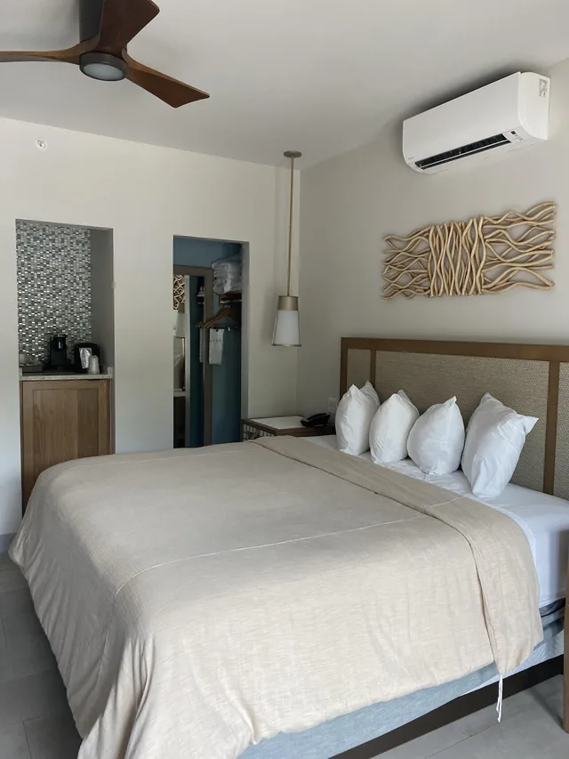 غرفة قياسية بسرير كينج، Chesapeake Resort 2/6