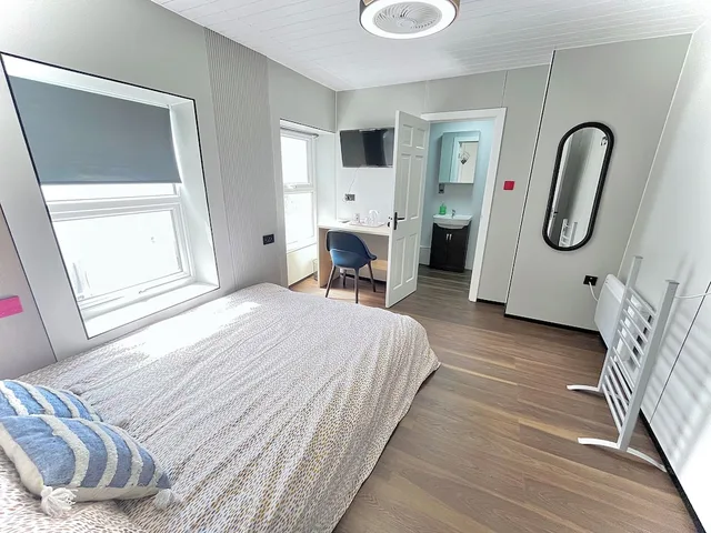 غرفة قياسية مزدوجة، OYO Welsh Holiday Accommodation - Modern Stay 2/9