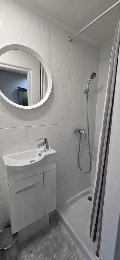 Standard, Double Bed, No Elevator, CAMELIA PRESTIGE - PLACE DE LA NATION 9/10