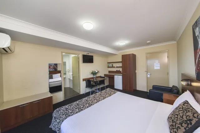 غرفة بسرير كينج لذوي الإعاقة، ROCKY RESORT MOTOR INN 4/5