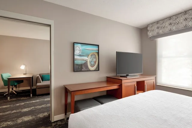 جناح تنفيذي بسرير كينج مع أريكة، Hampton Inn Deadwood At Tin Lizzie Gaming Resort Sd 5/10