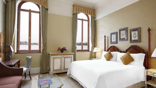 Grand Deluxe Lagoon View، San Clemente Palace 1/2