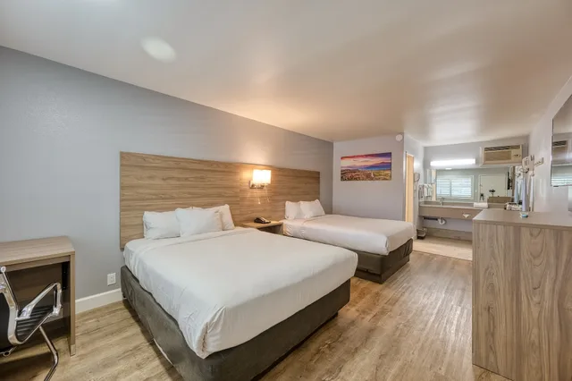 غرفة قياسية بسريرين كوين، Vagabond Inn San Luis Obispo 3/7