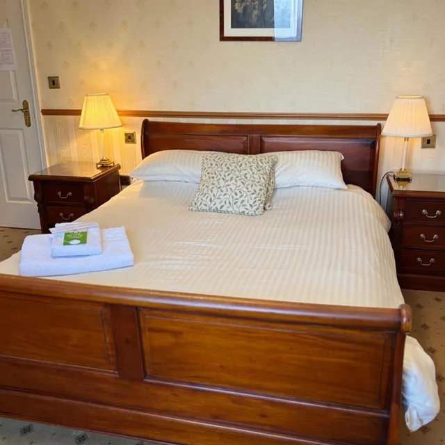Business, Double Bed, Albright Hussey Manor 3/8