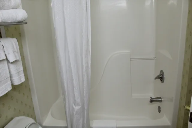 جناح بسرير كينج بغرفة نوم واحدة، Country Inn & Suites by Radisson, Hot Springs, AR 3/3